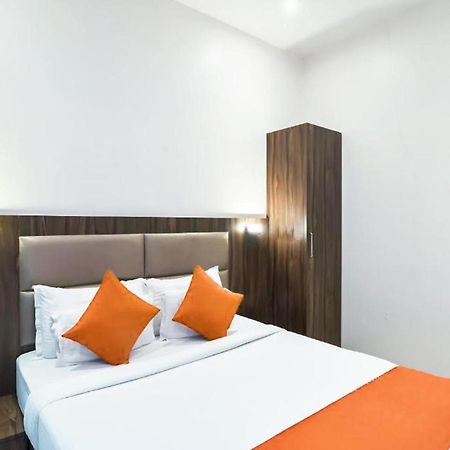 Hotel Sea Grand, Colaba Mumbai Exterior photo