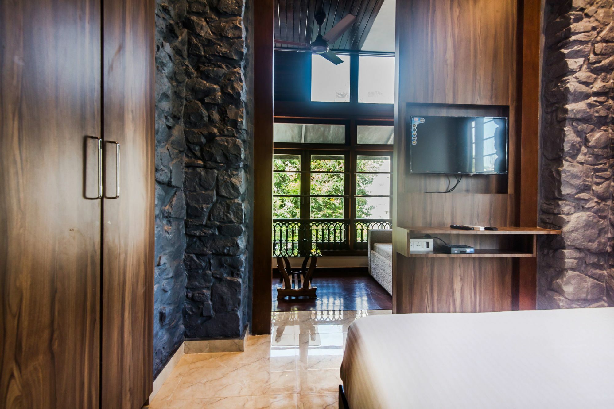 Hotel Sea Grand, Colaba Mumbai Exterior photo