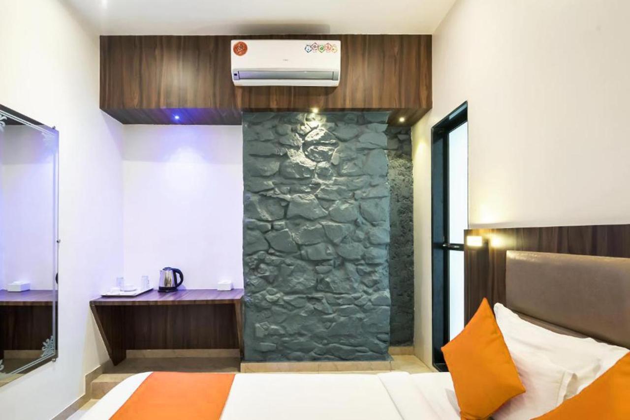 Hotel Sea Grand, Colaba Mumbai Exterior photo
