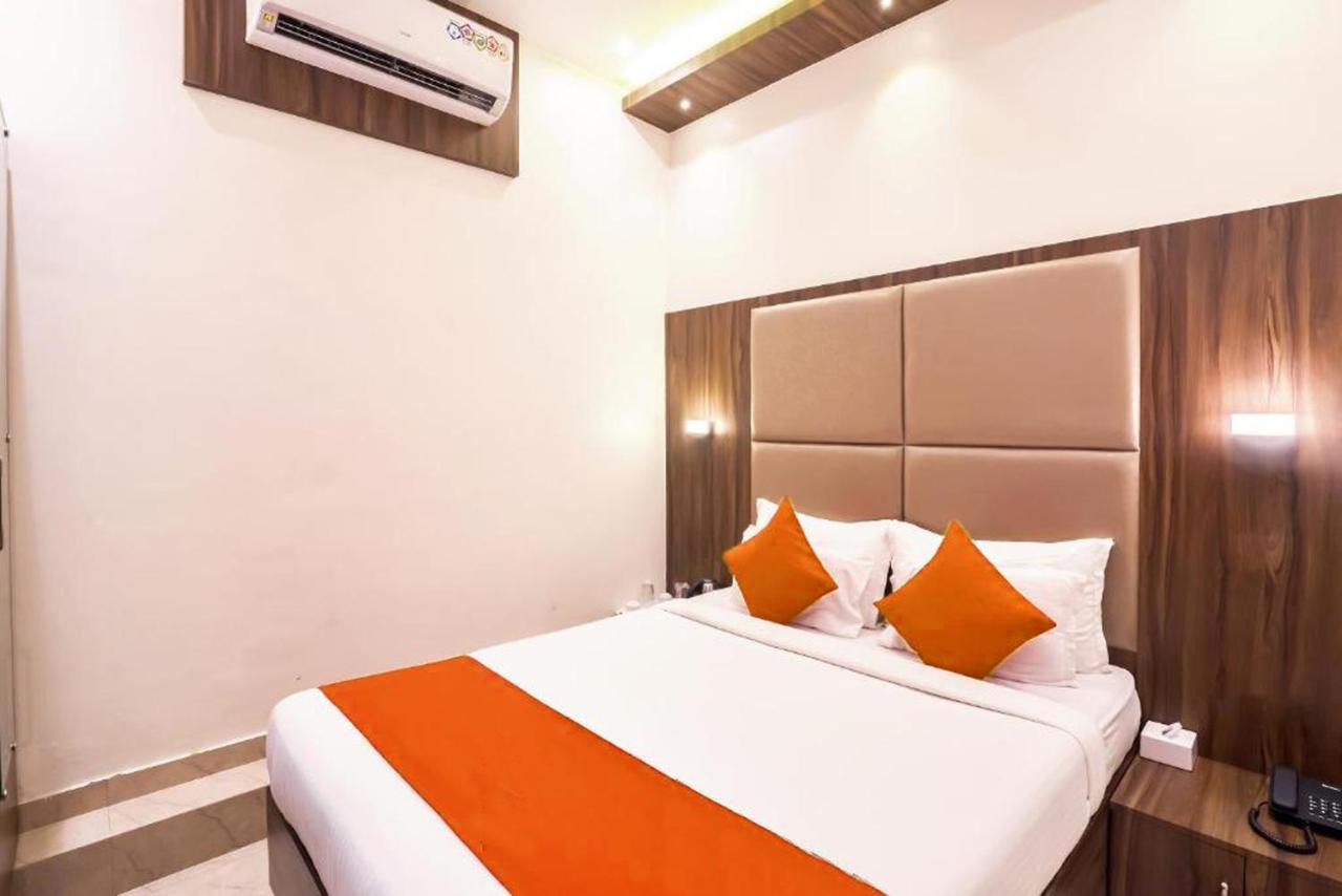 Hotel Sea Grand, Colaba Mumbai Exterior photo